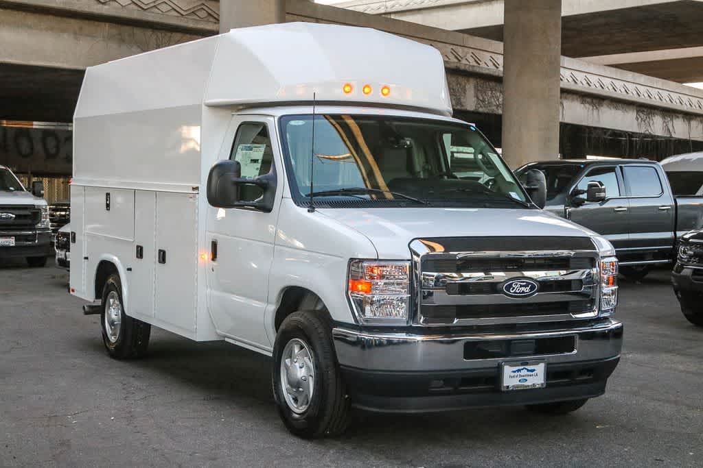 Thumbnail: 2026 Ford Econoline - 3