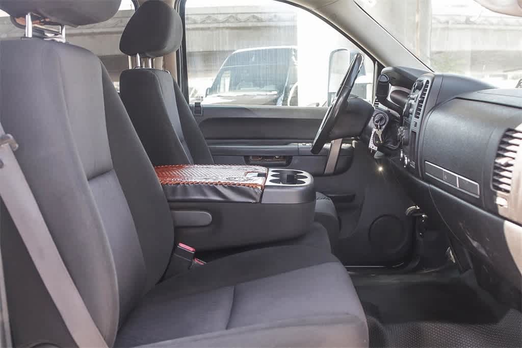 Thumbnail: 2011 GMC Sierra 3500 - 17