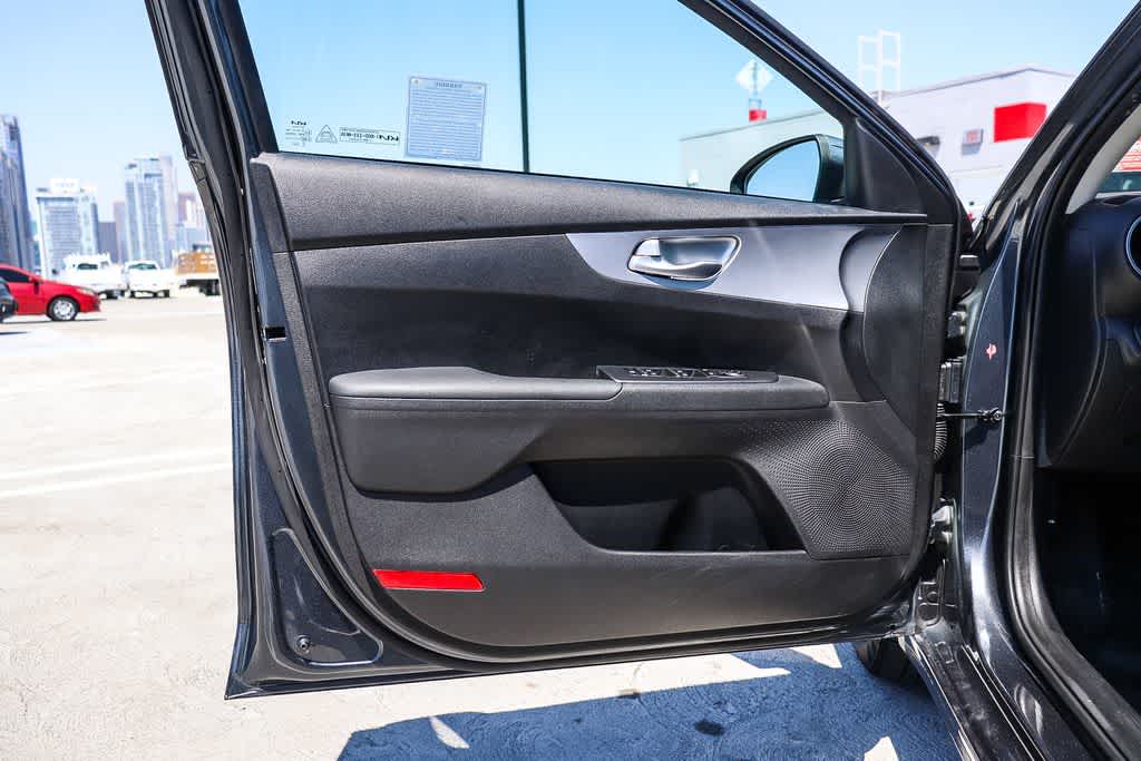 Thumbnail: 2023 Kia Forte - 20