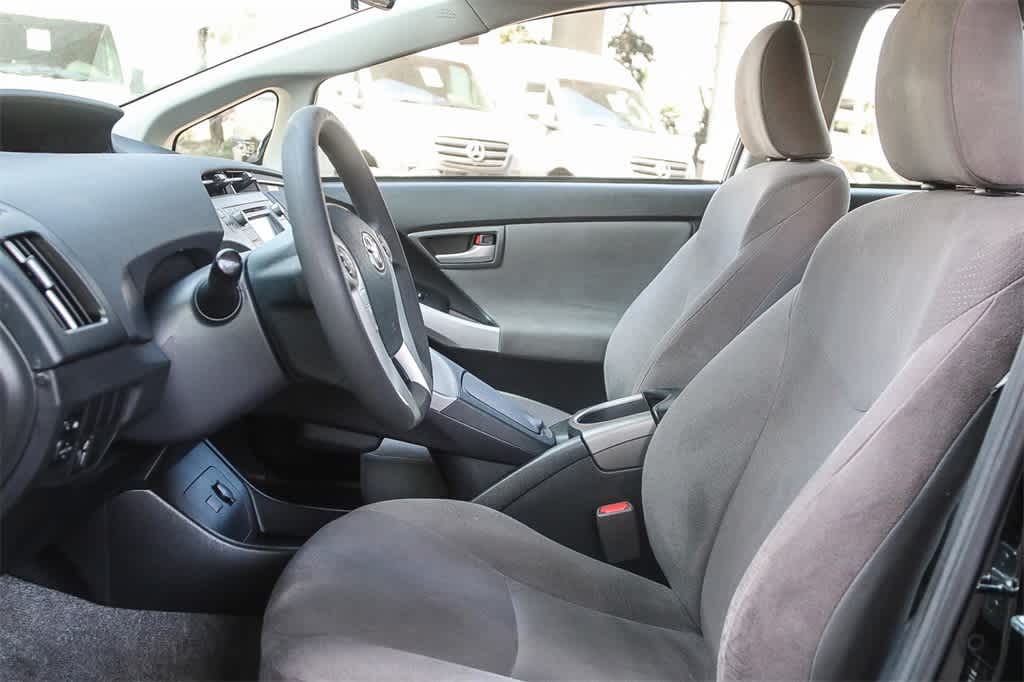 Thumbnail: 2015 Toyota Prius - 17