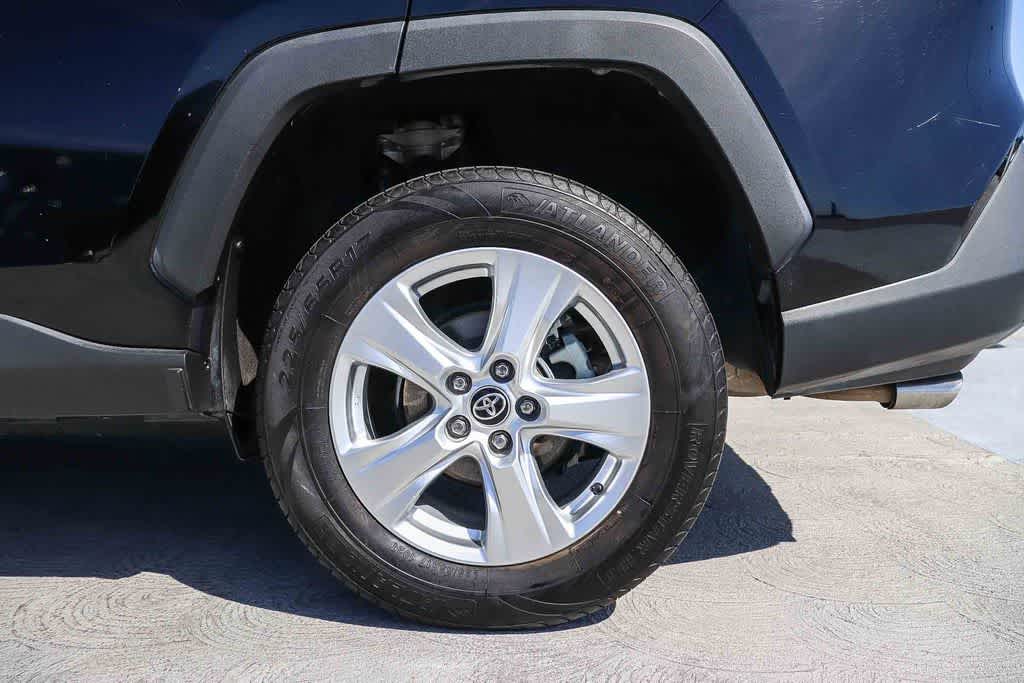Thumbnail: 2021 Toyota RAV4 - 9