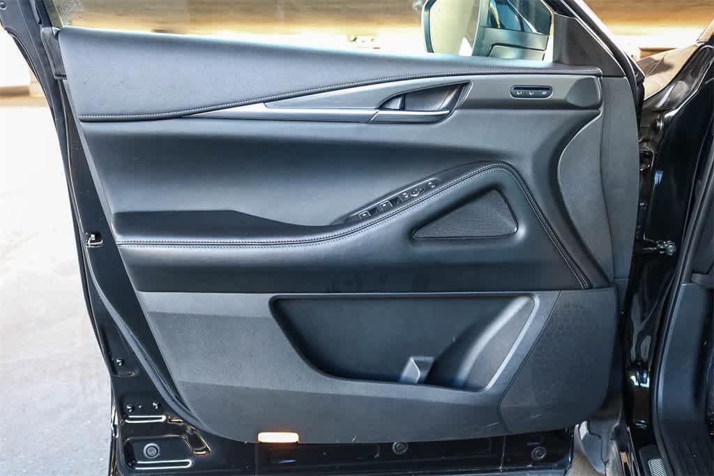 Thumbnail: 2023 INFINITI QX60 - 25