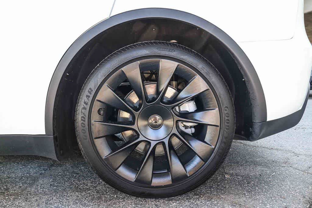 Thumbnail: 2024 Tesla Model Y - 10
