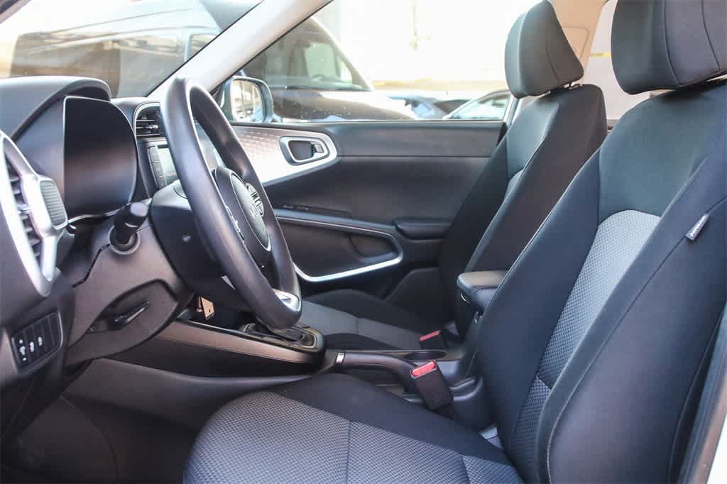 2023 Kia Soul LX 17