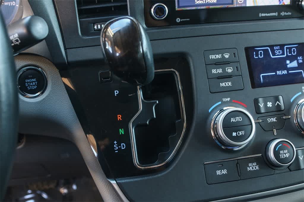 Thumbnail: 2020 Toyota Sienna - 21