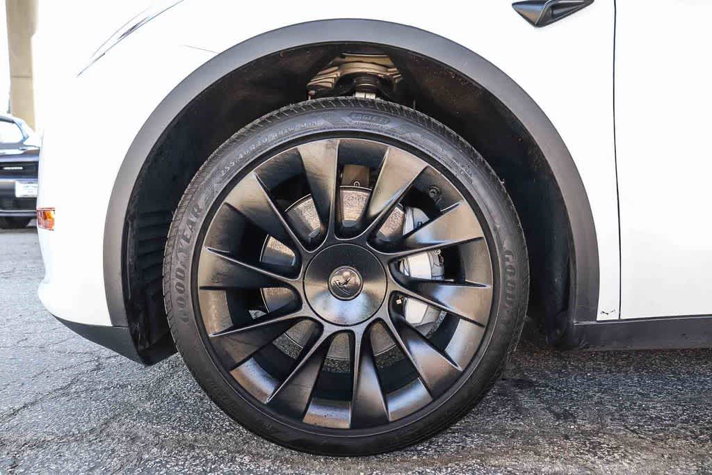 Thumbnail: 2024 Tesla Model Y - 11