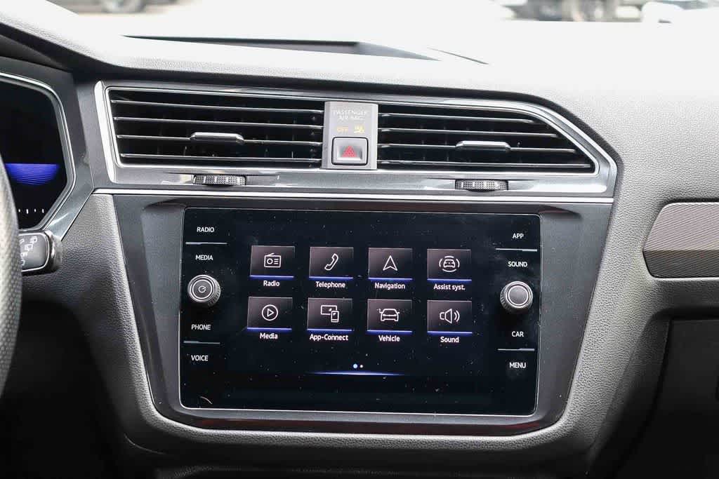 Thumbnail: 2023 Volkswagen Tiguan - 15