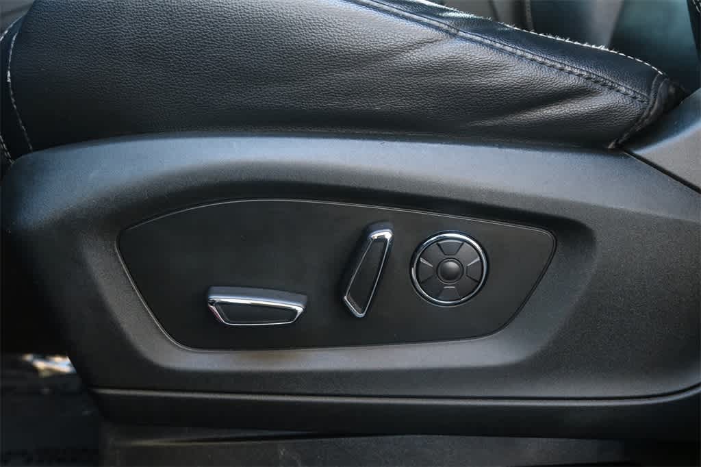 Thumbnail: 2020 Ford Explorer - 24