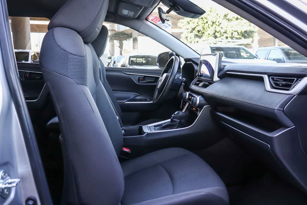 Thumbnail: 2024 Toyota RAV4 - 16