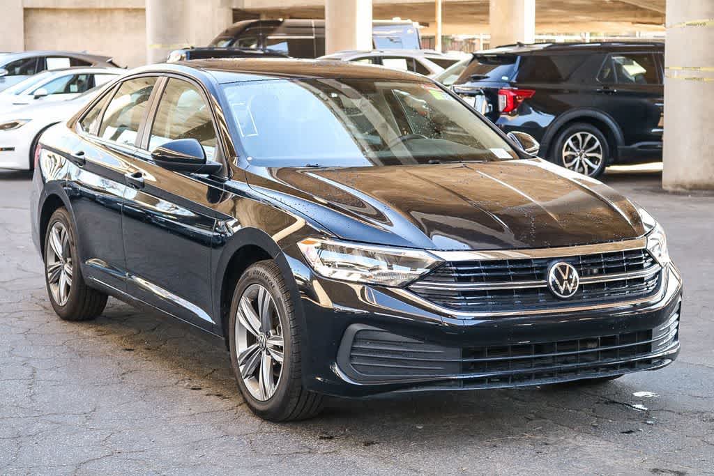 Thumbnail: 2024 Volkswagen Jetta - 3