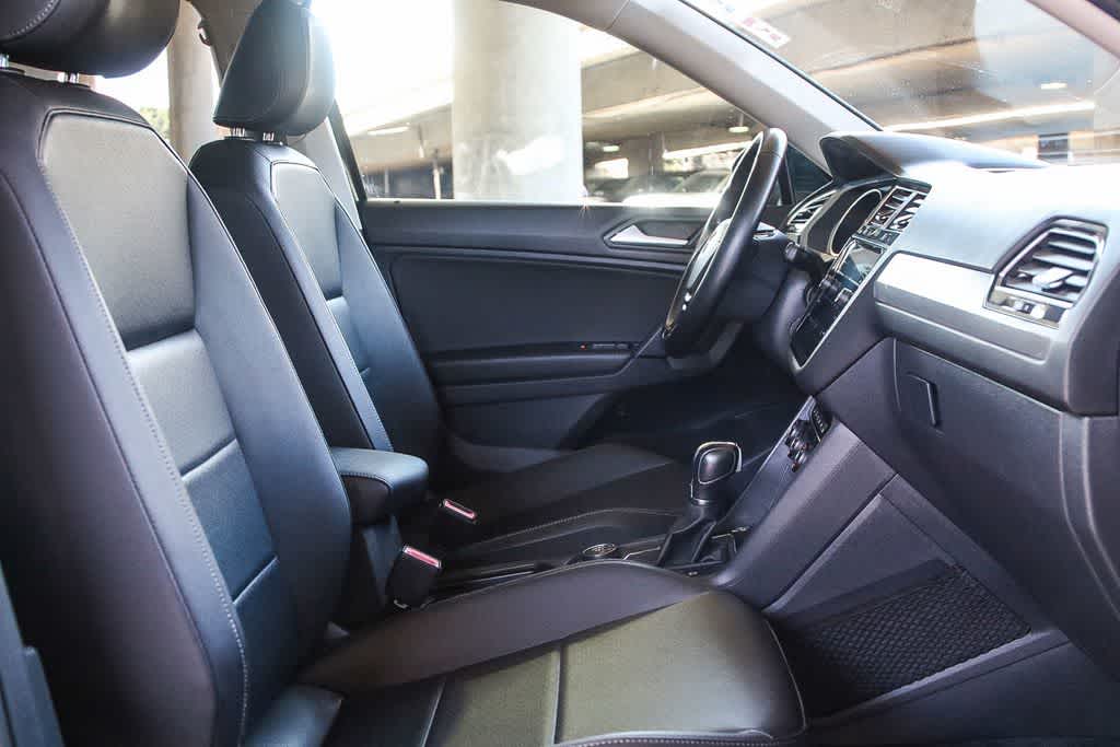 Thumbnail: 2019 Volkswagen Tiguan - 17