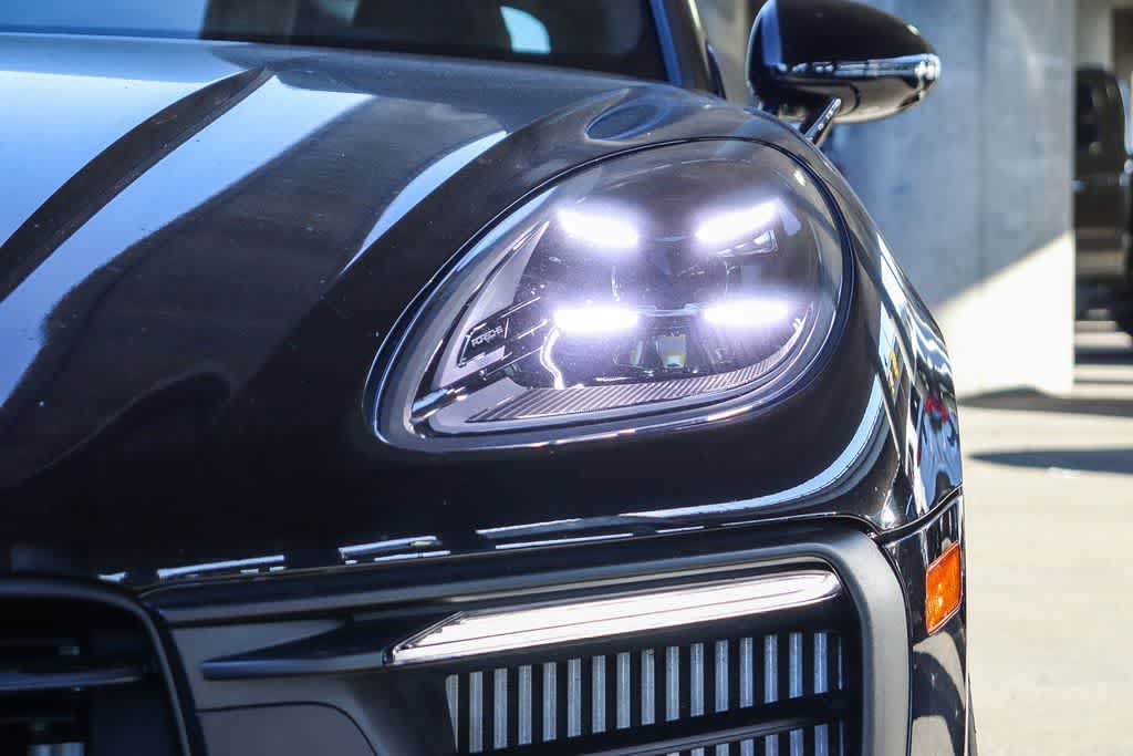 Thumbnail: 2024 Porsche Macan - 4