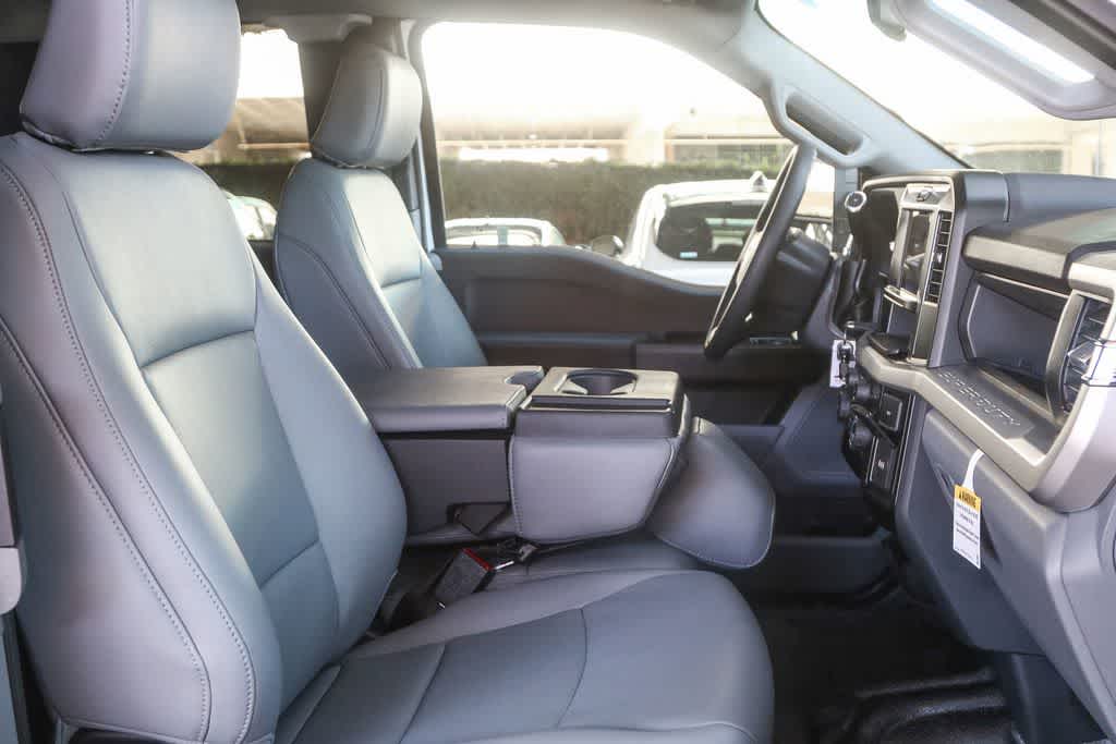 Thumbnail: 2025 Ford F-350 - 23