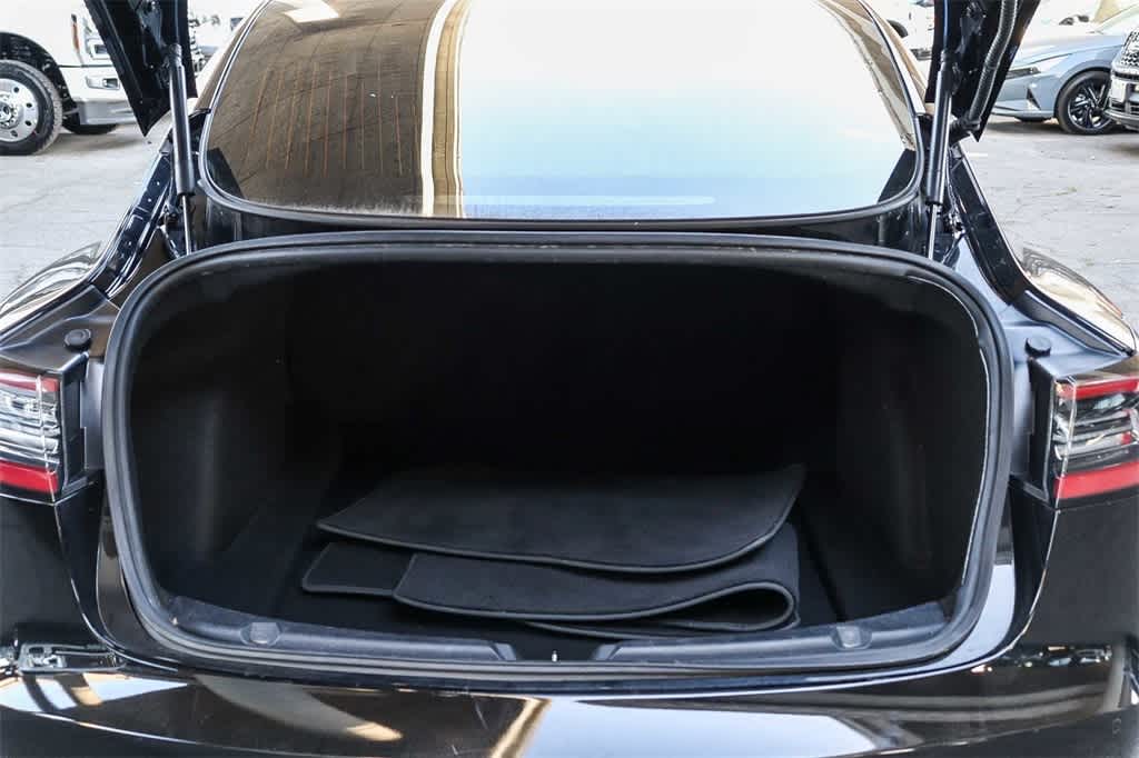 Thumbnail: 2018 Tesla Model 3 - 27