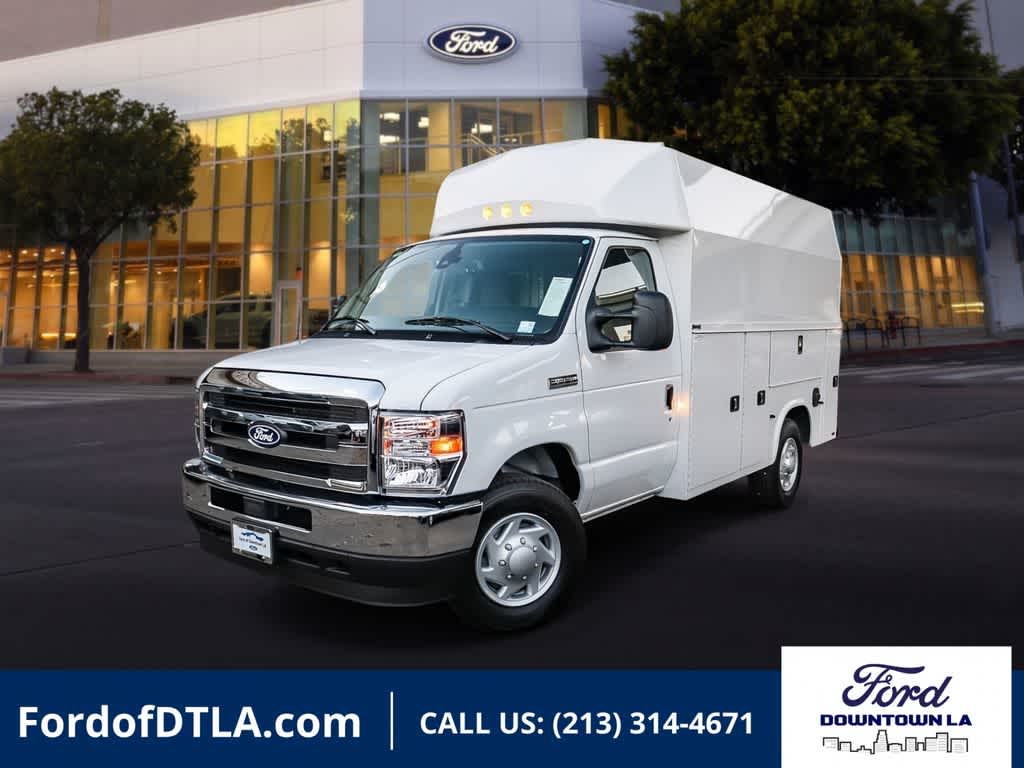 2026 Ford E-Series SRW E-350 Super Duty 138 in WB's photo