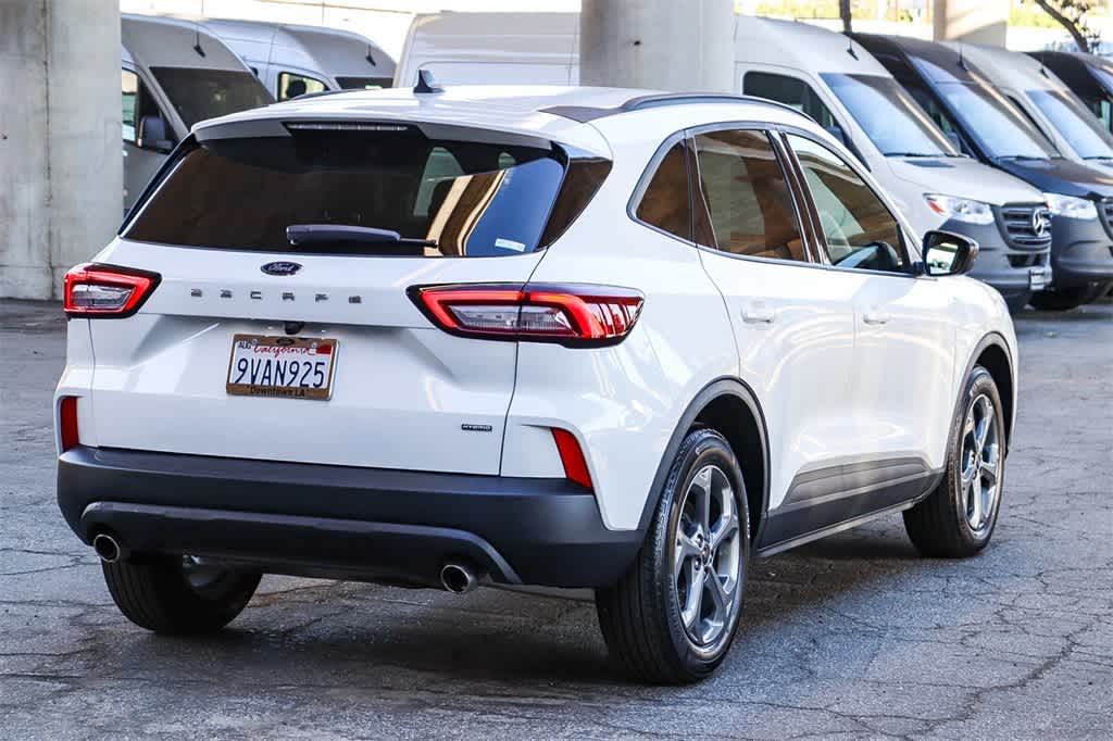 Thumbnail: 2025 Ford Escape - 4
