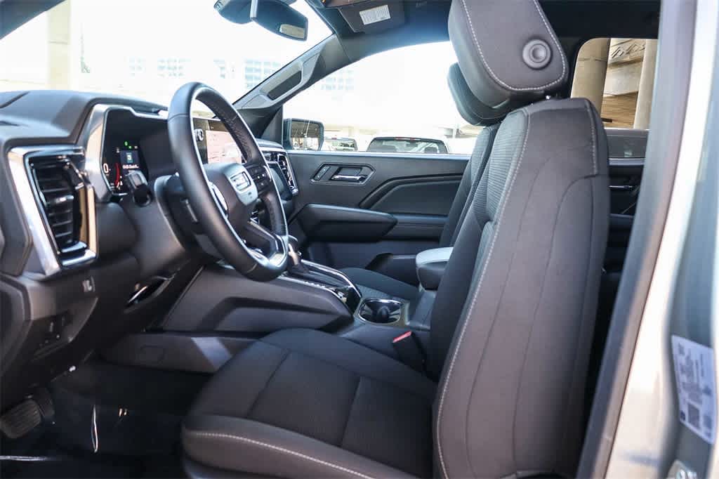 Thumbnail: 2025 GMC Canyon - 19