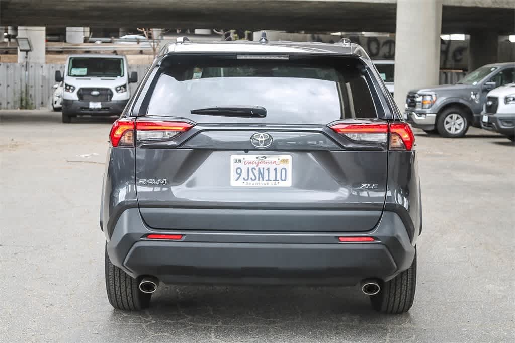2022 Toyota RAV4 XLE 7