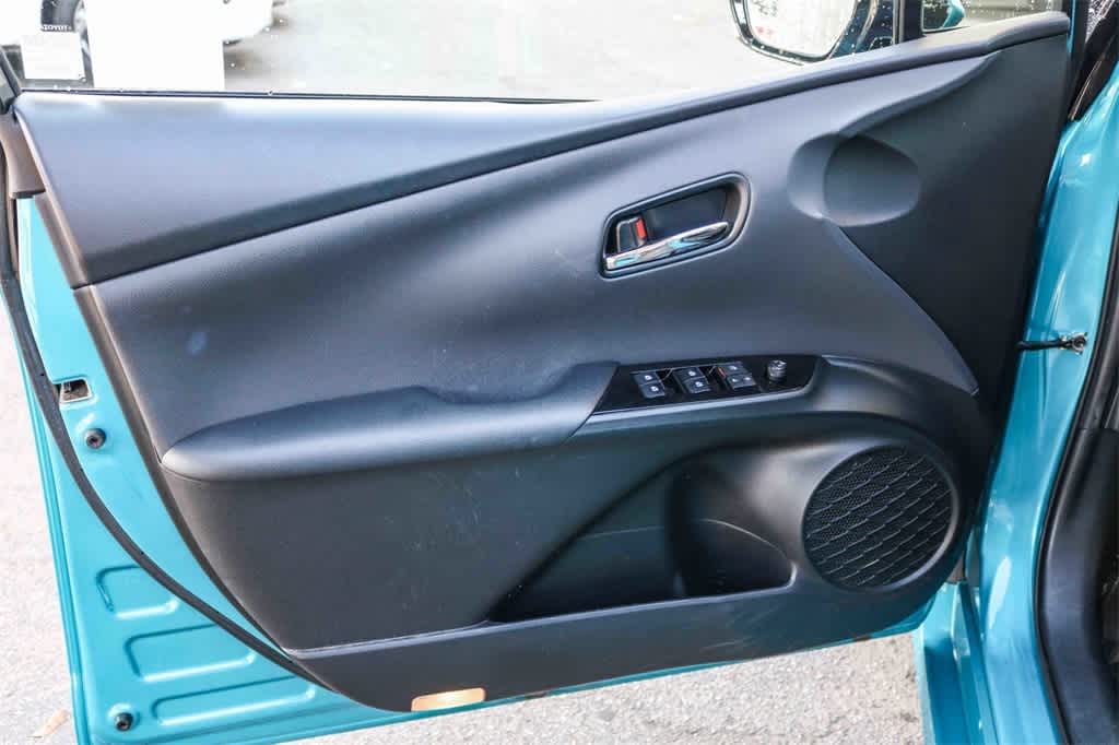 Thumbnail: 2018 Toyota Prius Prime - 21