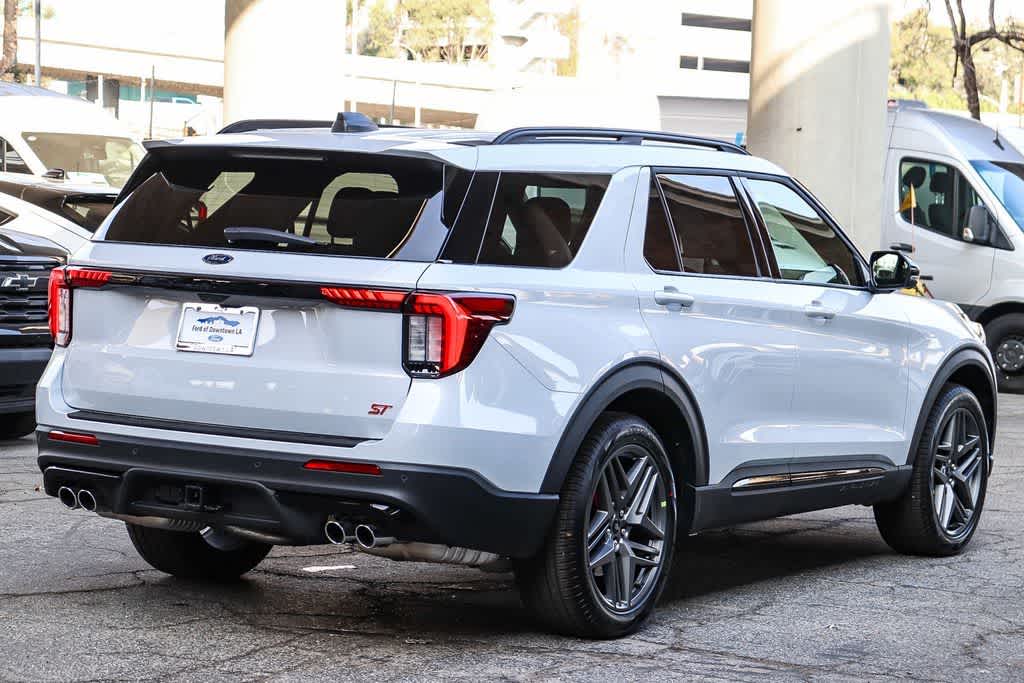 Thumbnail: 2026 Ford Explorer - 5