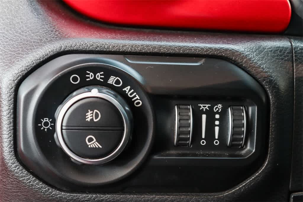 Thumbnail: 2020 Jeep Gladiator - 24