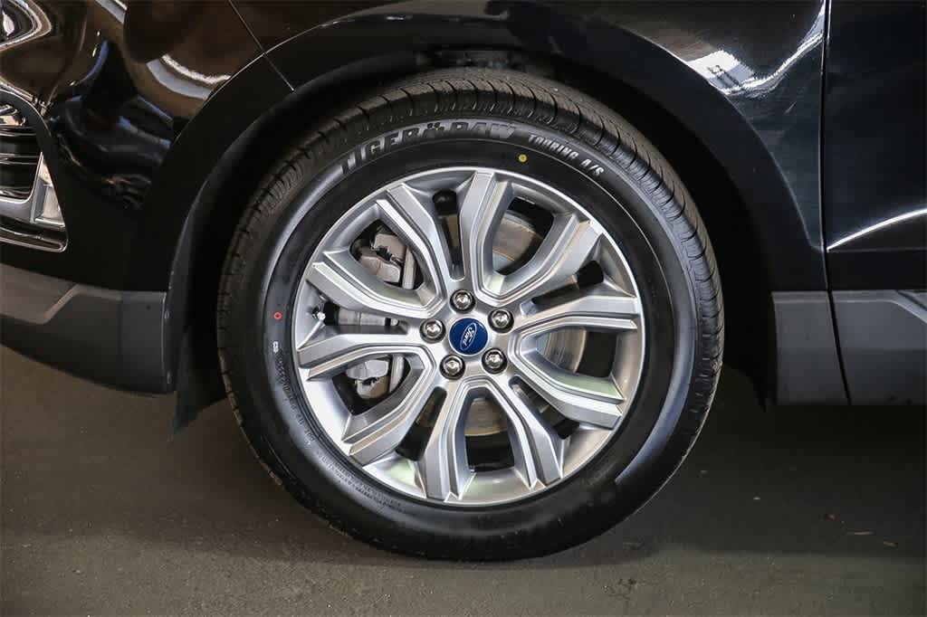 Thumbnail: 2021 Ford Edge - 11
