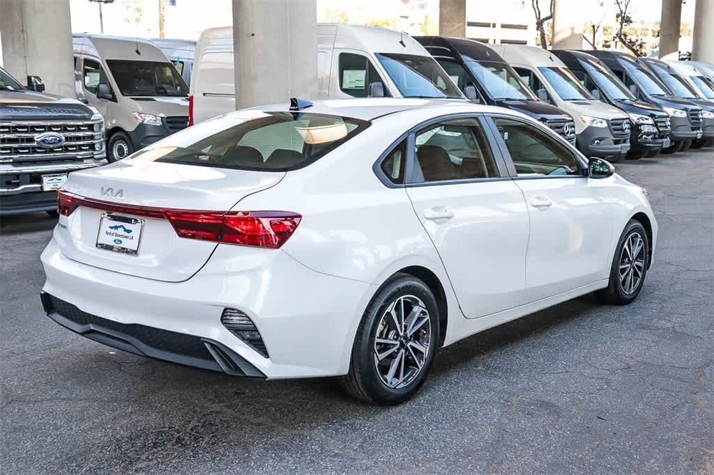 Thumbnail: 2023 Kia Forte - 6