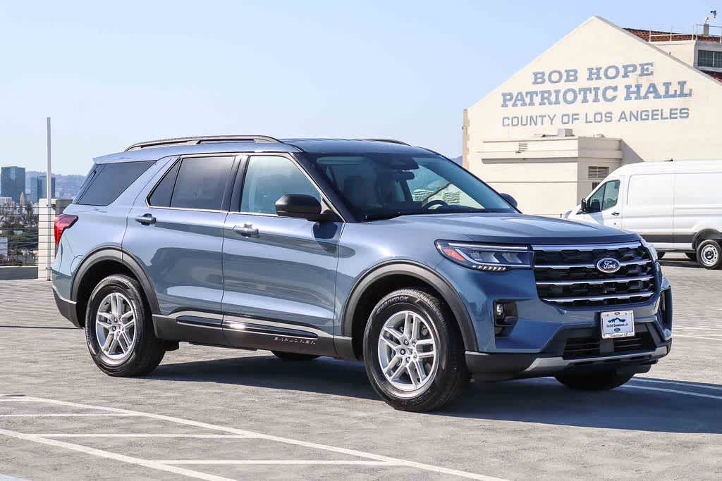 Thumbnail: 2026 Ford Explorer - 3