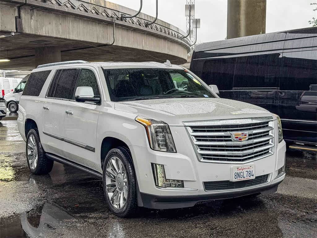 Thumbnail: 2020 Cadillac Escalade - 3