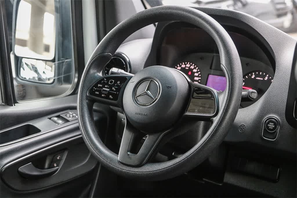 Thumbnail: 2020 Mercedes-Benz Sprinter - 13
