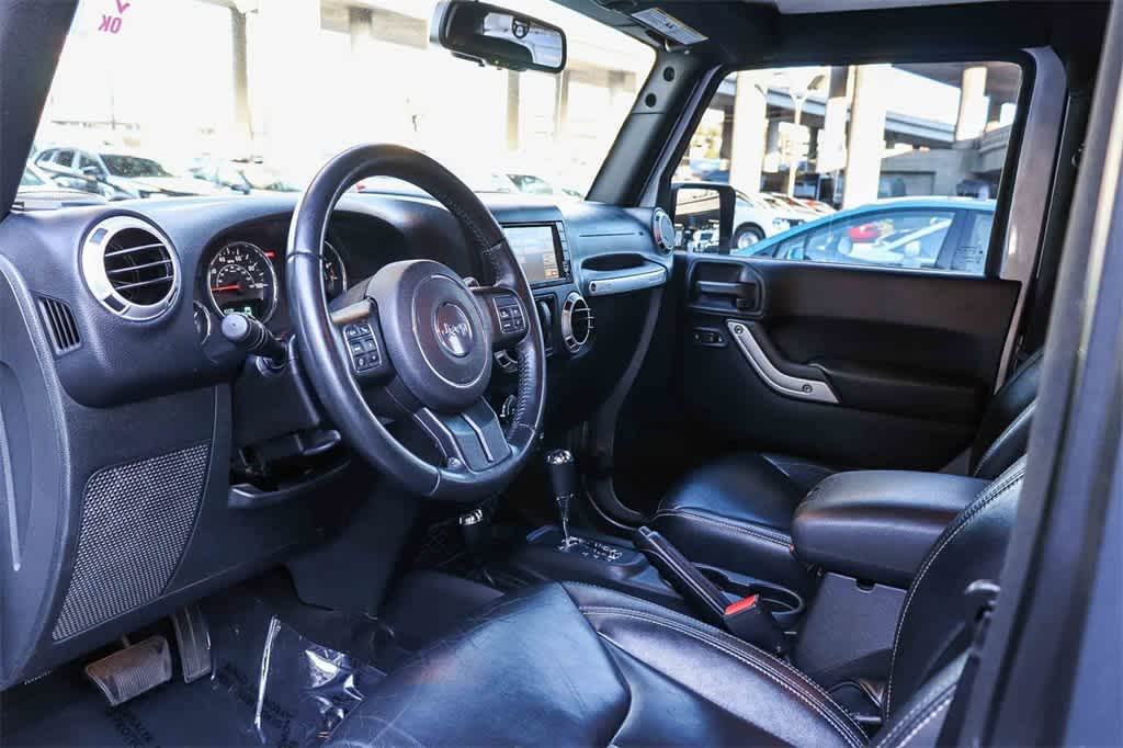 Thumbnail: 2016 Jeep Wrangler - 17