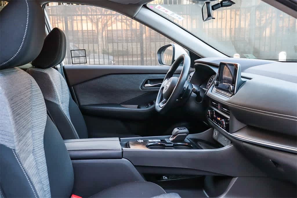 Thumbnail: 2023 Nissan Rogue - 17