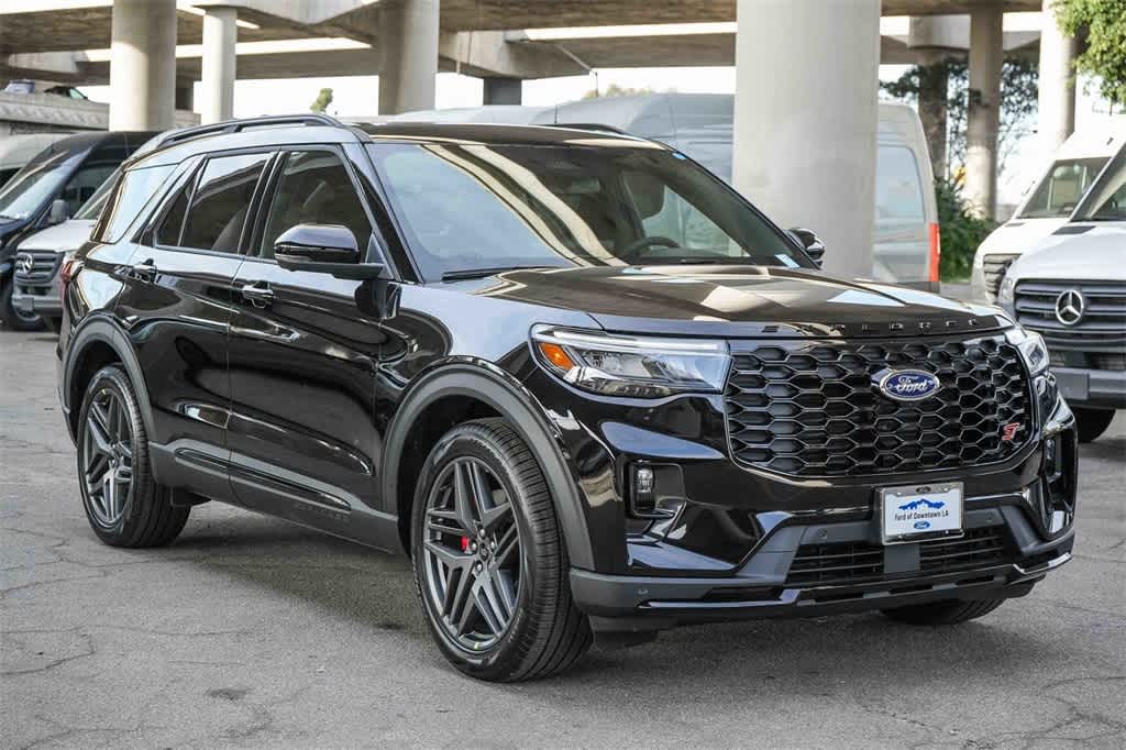 Thumbnail: 2026 Ford Explorer - 3