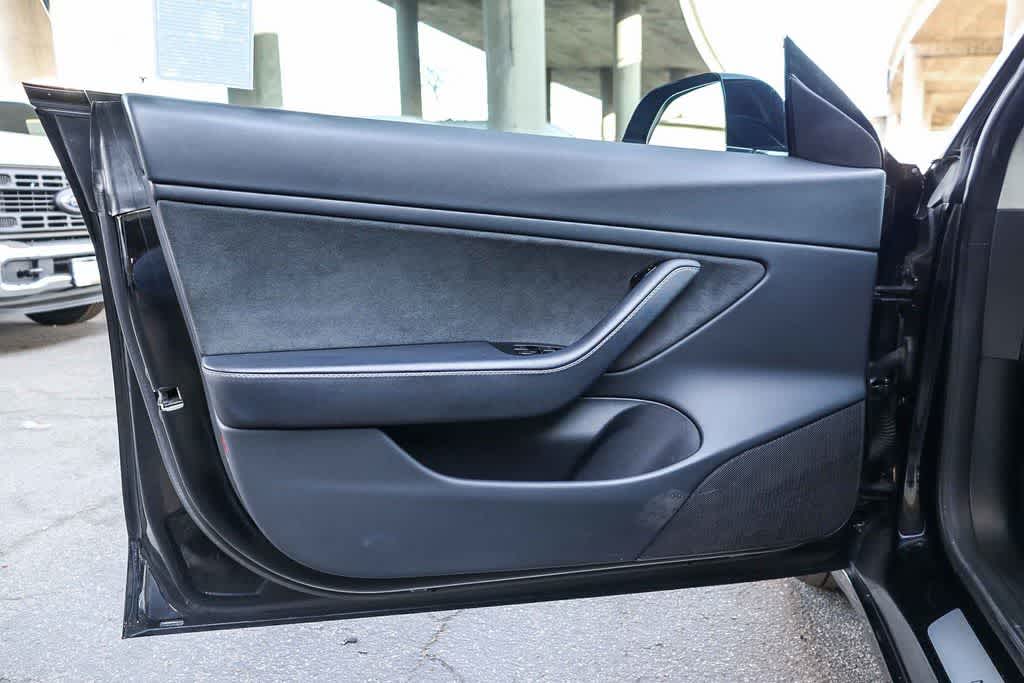 Thumbnail: 2018 Tesla Model 3 - 22