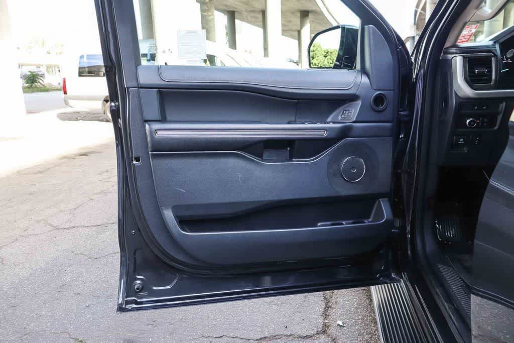 Thumbnail: 2022 Ford Expedition - 22