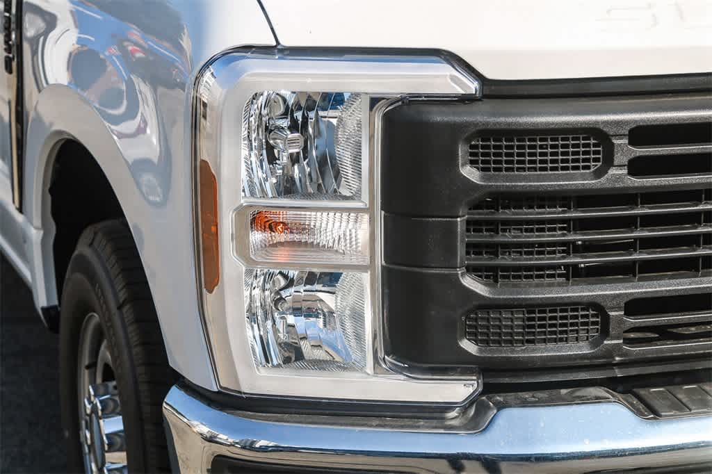 2025 Ford F-250 XL photo 4