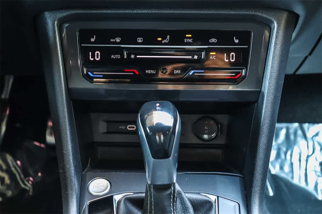 Thumbnail: 2022 Volkswagen Tiguan - 14