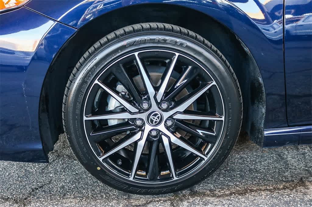 Thumbnail: 2022 Toyota Camry - 11