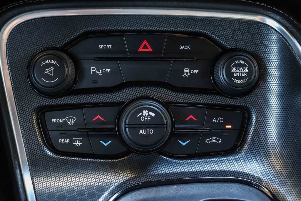 Thumbnail: 2015 Dodge Challenger - 14