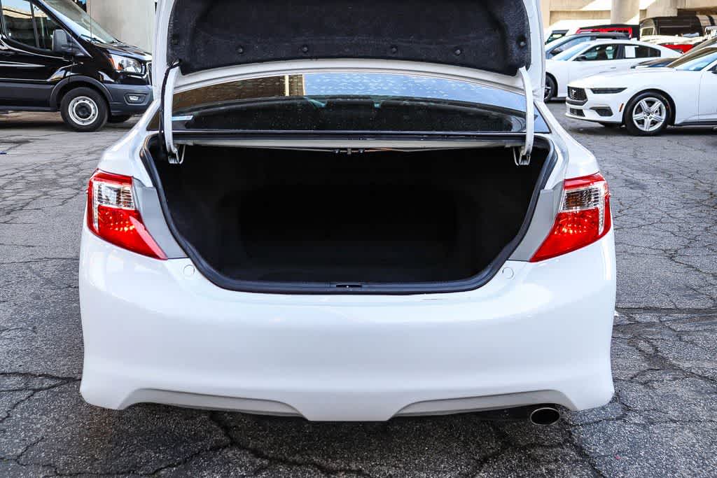 Thumbnail: 2013 Toyota Camry - 28