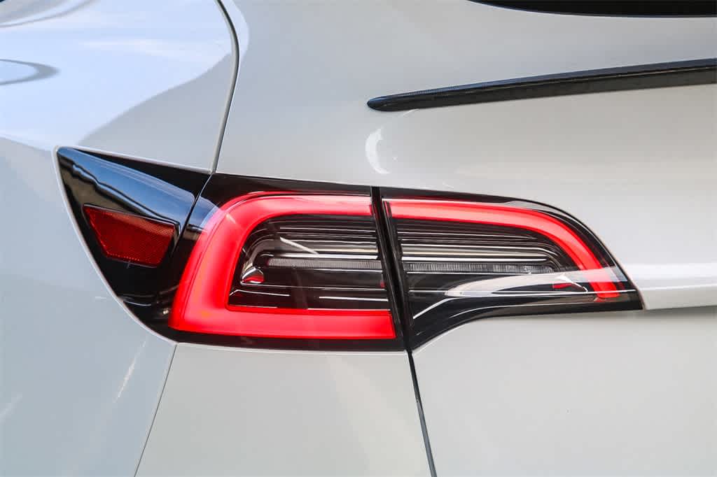 Thumbnail: 2022 Tesla Model Y - 9