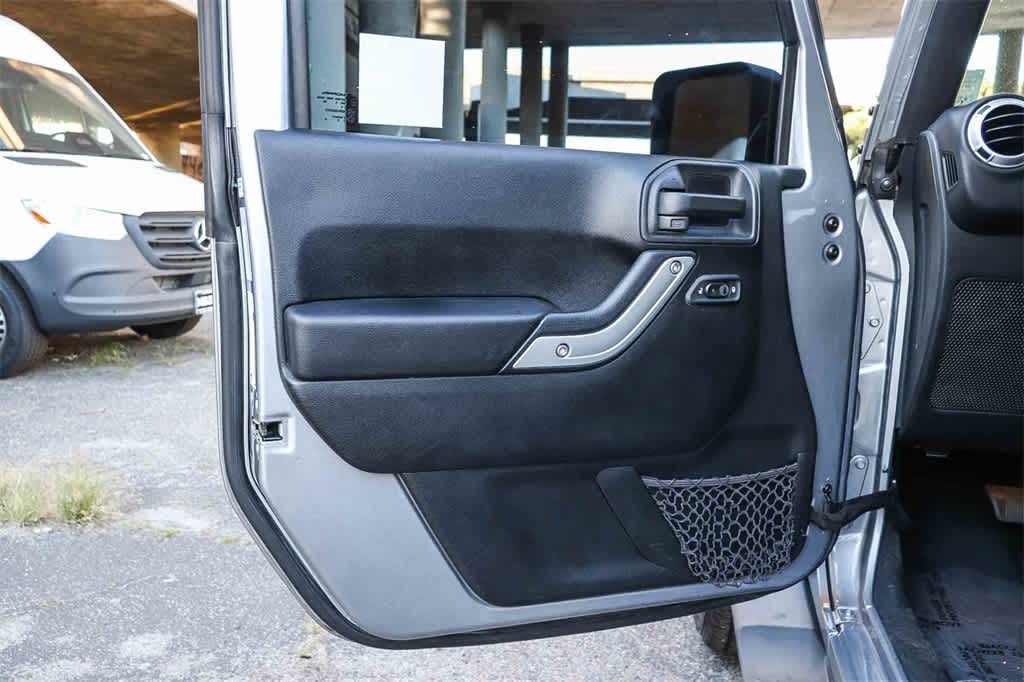 Thumbnail: 2016 Jeep Wrangler - 23