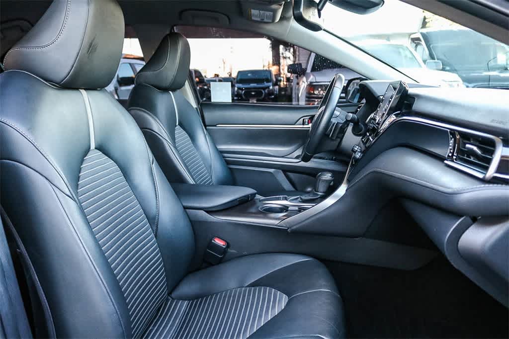 Thumbnail: 2022 Toyota Camry - 17