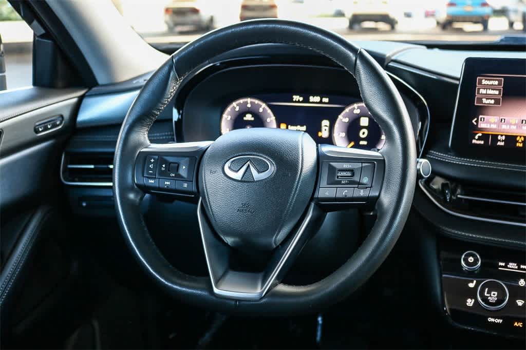 Thumbnail: 2023 INFINITI QX60 - 16