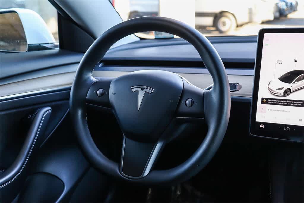 Thumbnail: 2021 Tesla Model 3 - 14