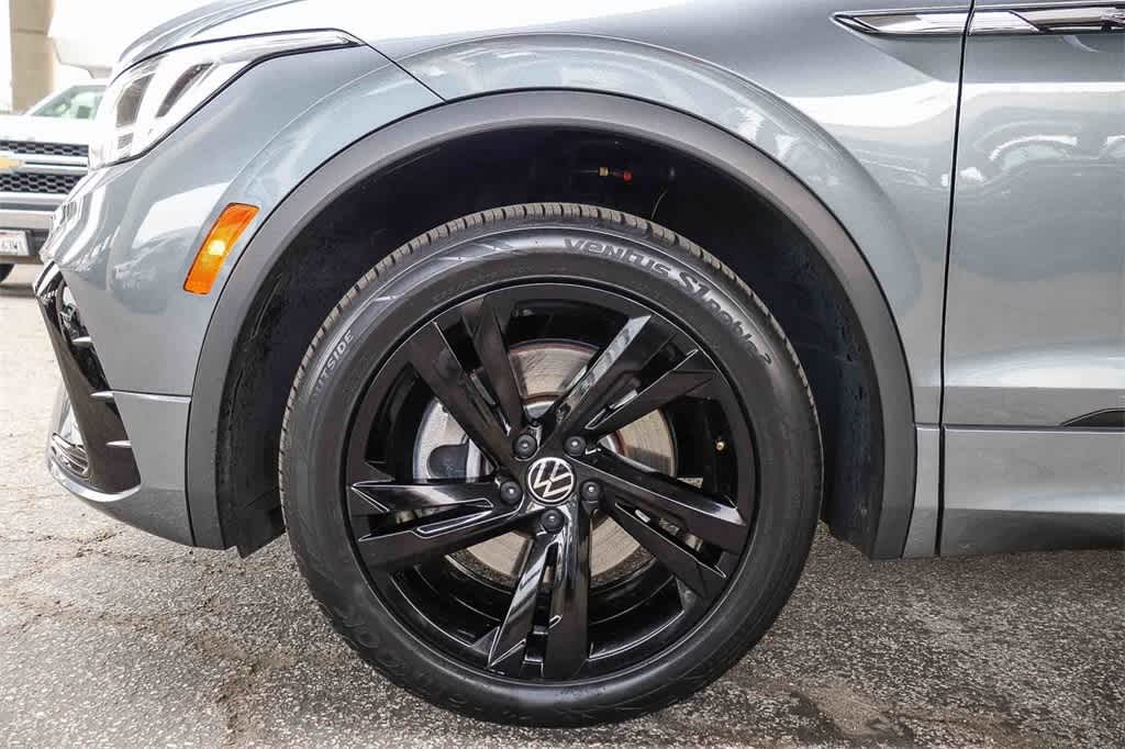 Thumbnail: 2023 Volkswagen Tiguan - 11