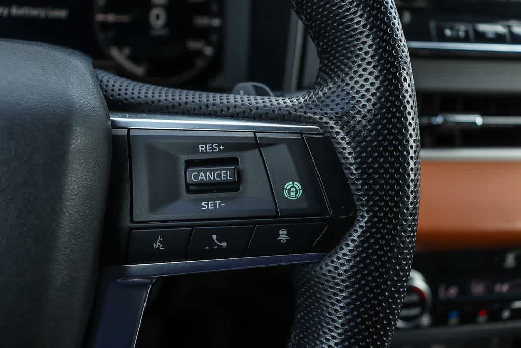 Thumbnail: 2023 Mitsubishi Outlander - 26