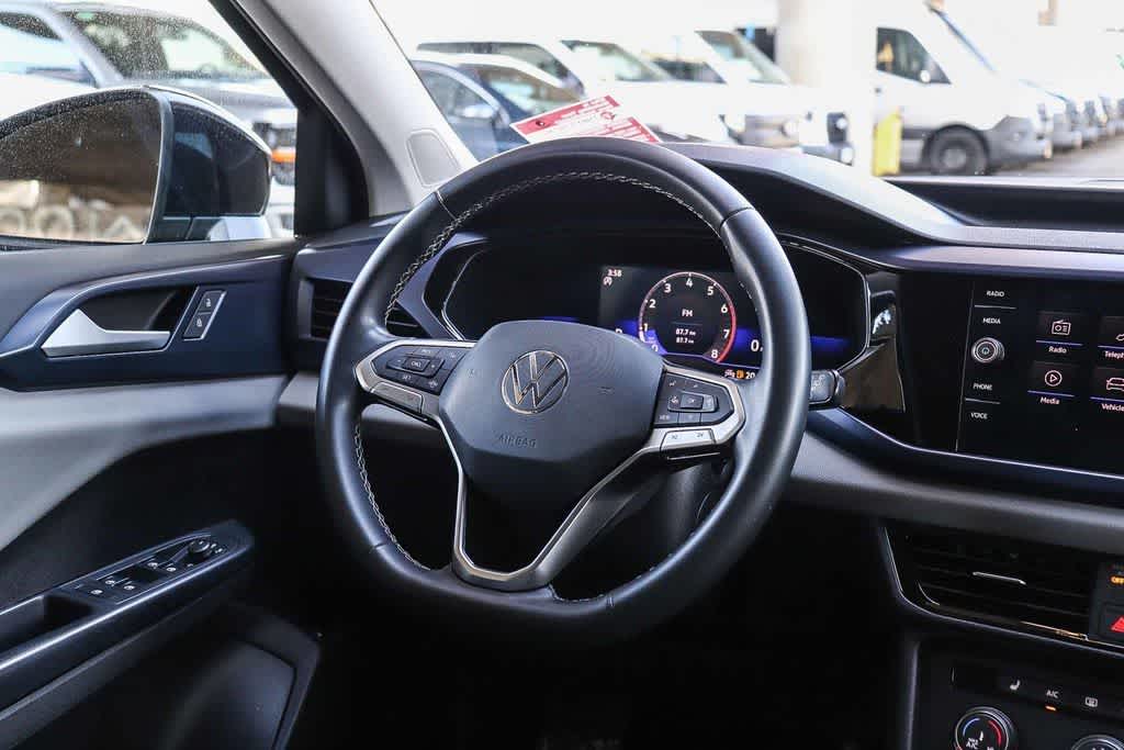 Thumbnail: 2022 Volkswagen Taos - 17
