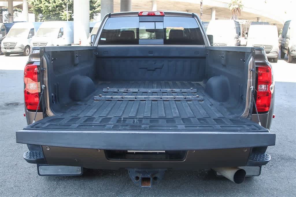 Thumbnail: 2015 Chevrolet Silverado 3500 - 30
