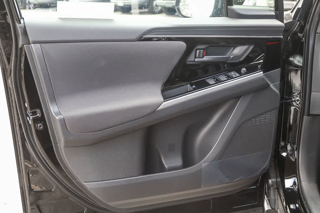 Thumbnail: 2025 Subaru Solterra - 22